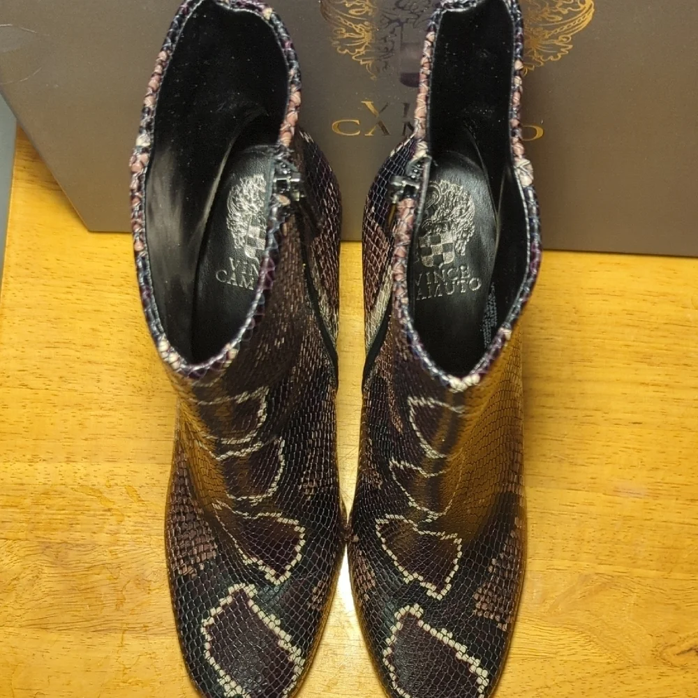 Vince Camuto Multicolor Snake Print Ankle Boots Box Included Women's Size 8.5